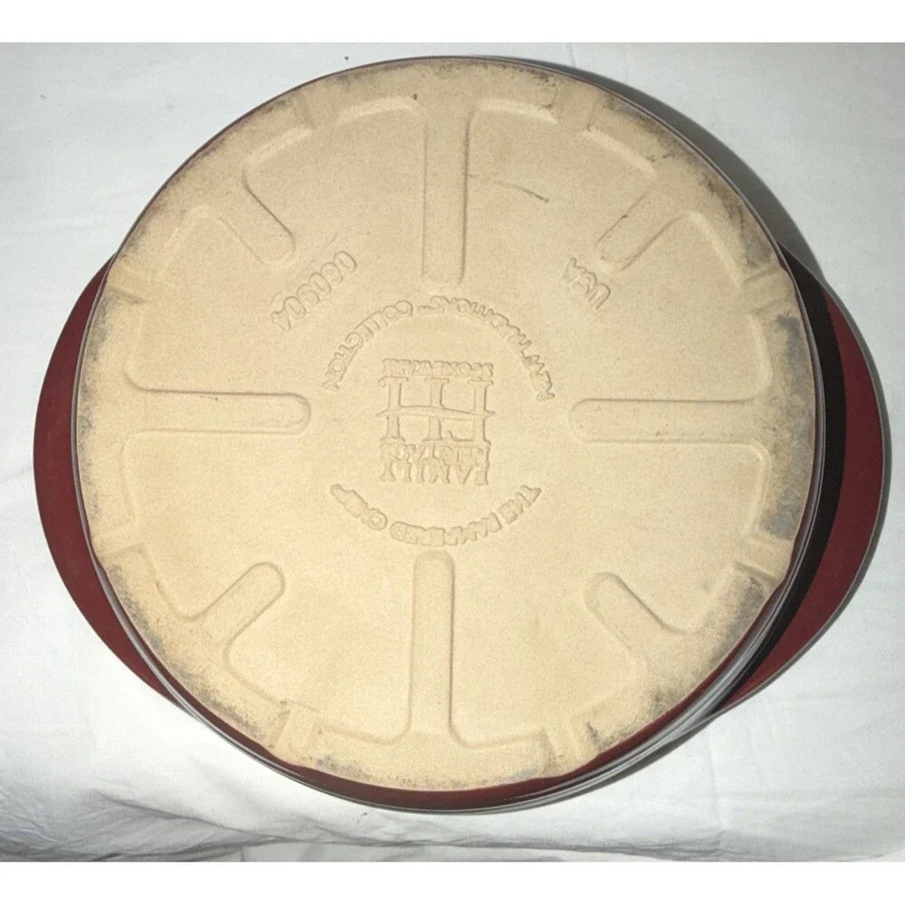 Pampered Chef Family Heritage Stoneware 9in 2.4 qt Oven Freezer Microwave Safe.